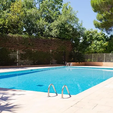 Apartament Furnished Studio With A Terrace & A Swimming Pool In A Charming Condominium Antibes