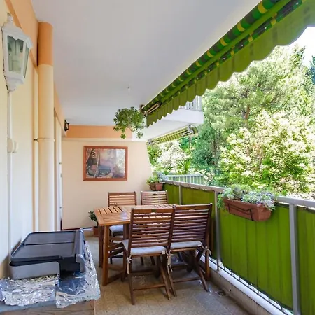 Furnished Studio With A Terrace & A Swimming Pool In A Charming Condominium * أنتيب
